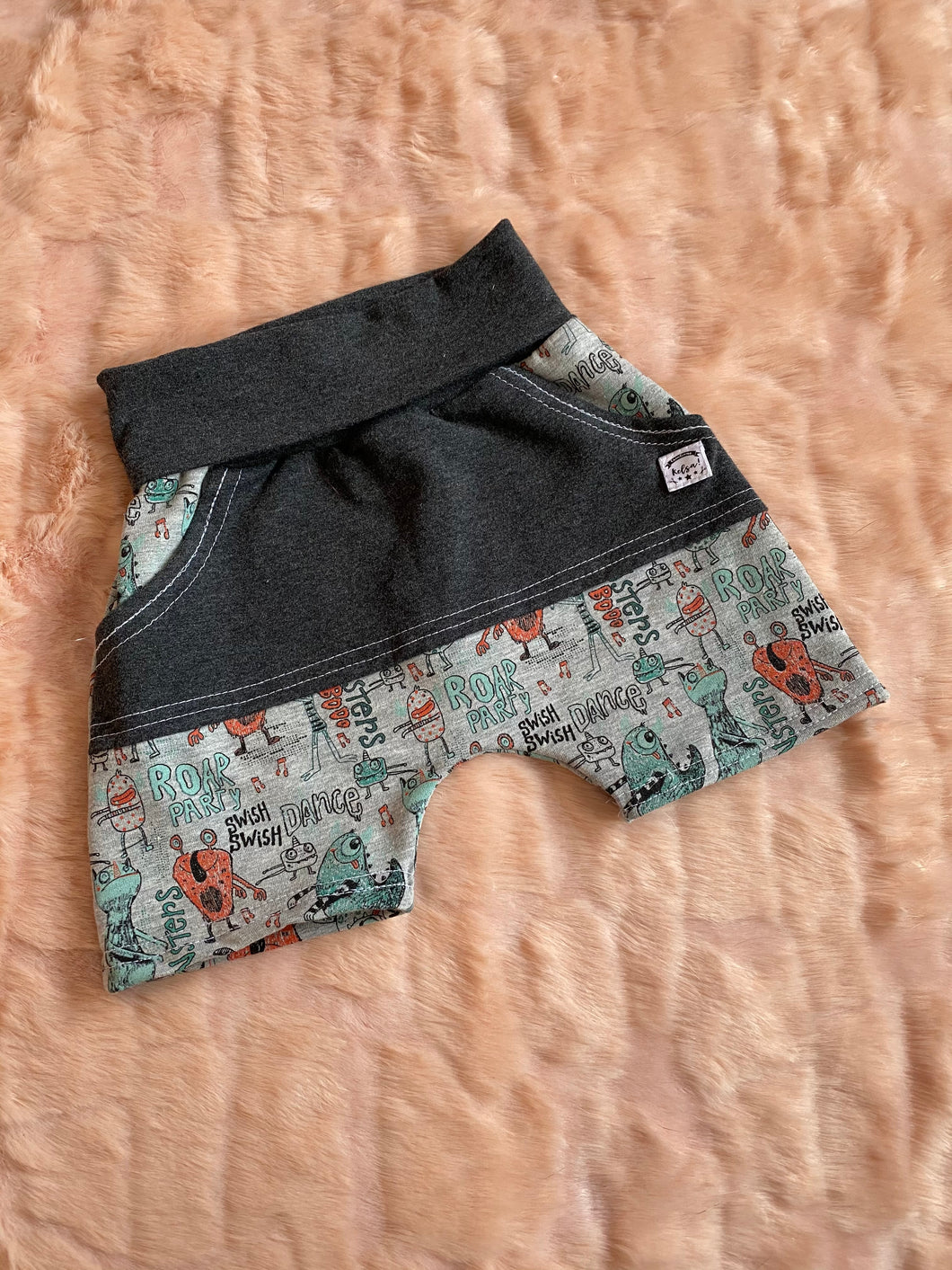 Short evolutif 1-3T